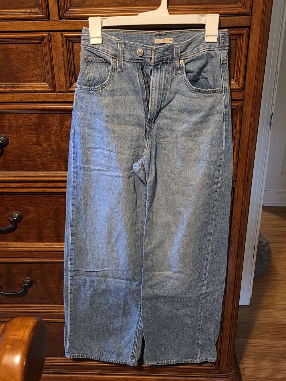 Classic Women's Light Blue Straight-Leg Jeans